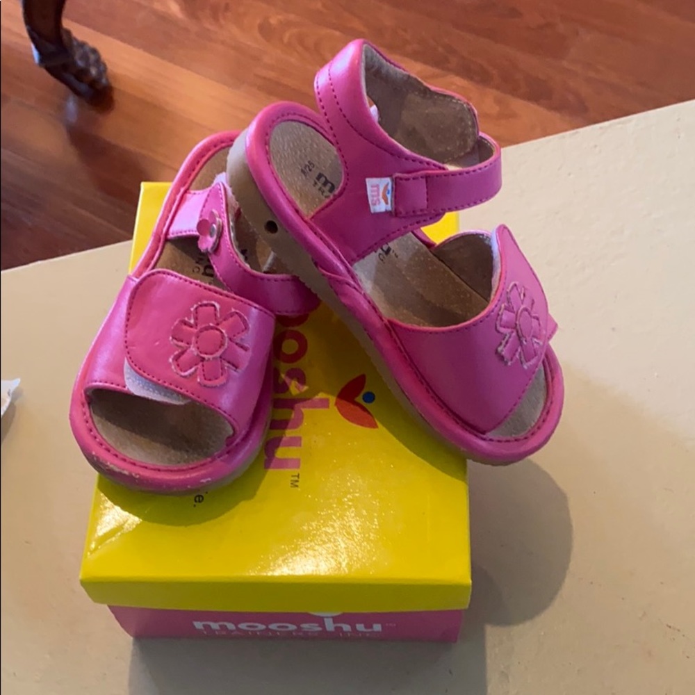 Mooshu kids shoes